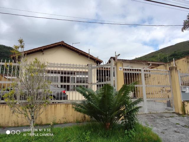 Casa para Venda em Caraguatatuba - 2