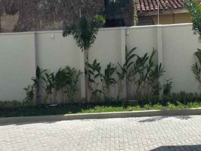 Sobrado para Venda em Caraguatatuba - 4