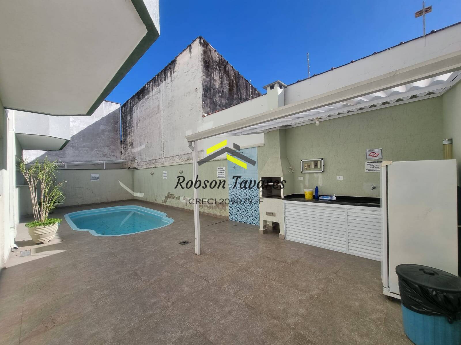 Apartamento à venda com 2 quartos, 78m² - Foto 2